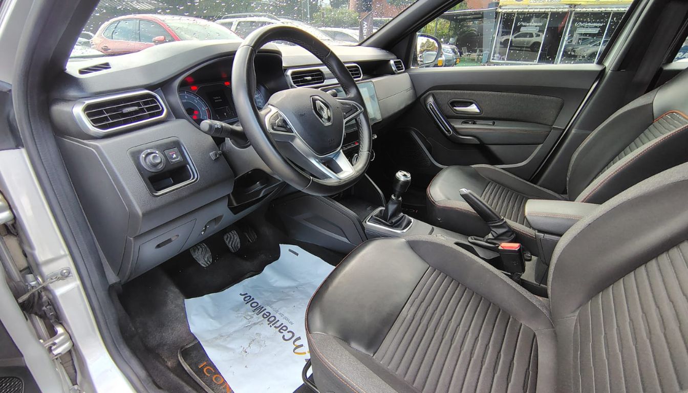 RENAULT DUSTER ICONIC 1.3 4X4 MT