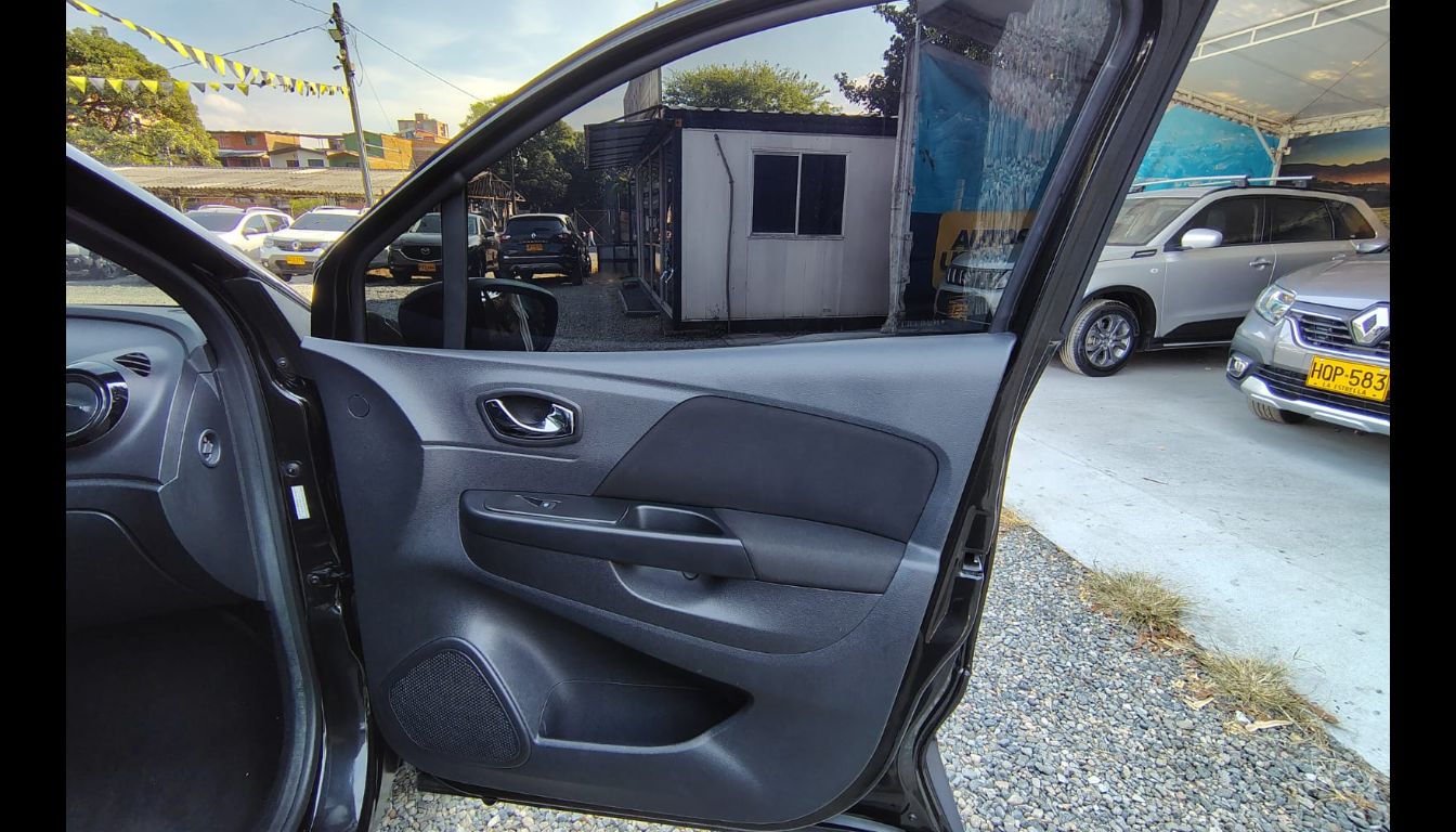 RENAULT CAPTUR ZEN 2.0