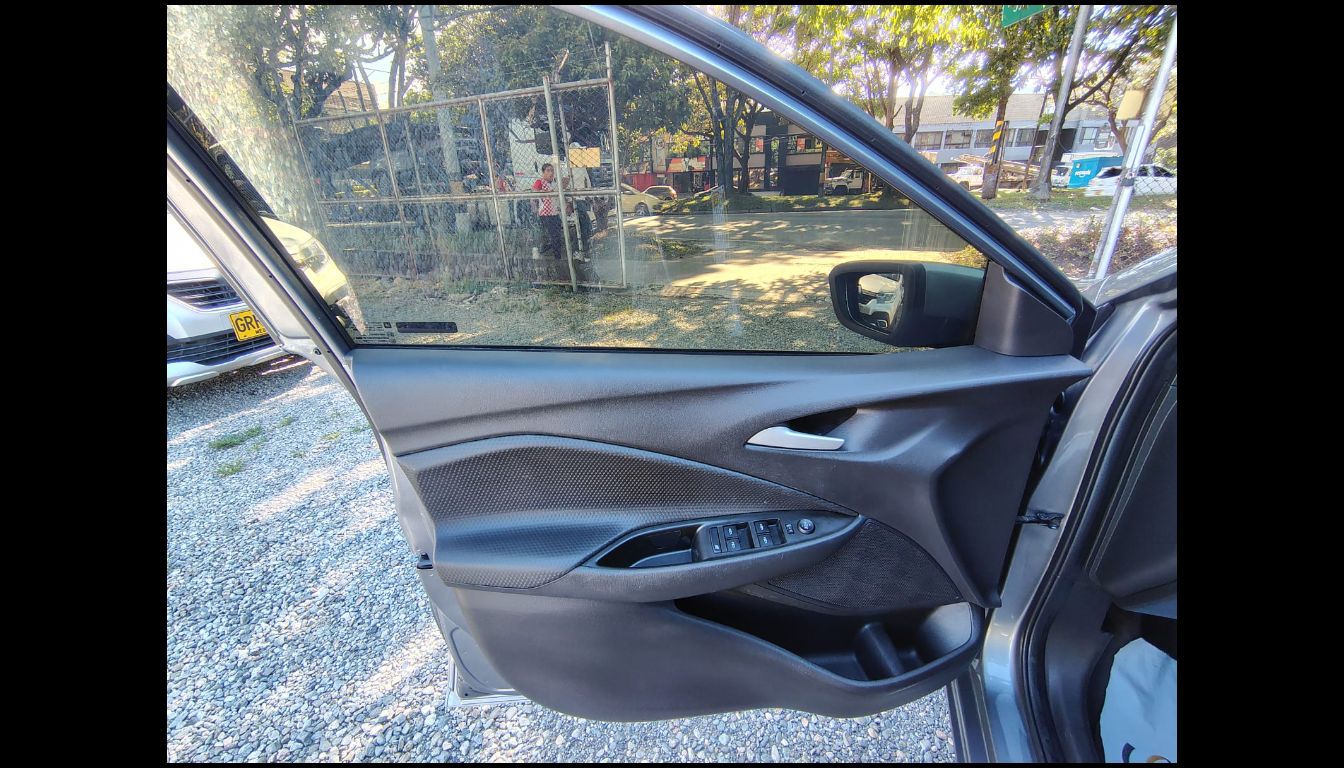 CHEVROLET ONIX LTZ AT