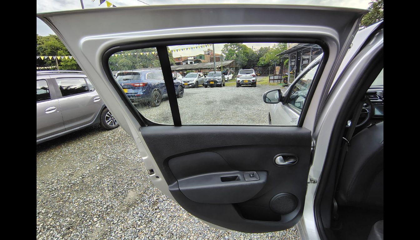 RENAULT SANDERO LIFE +