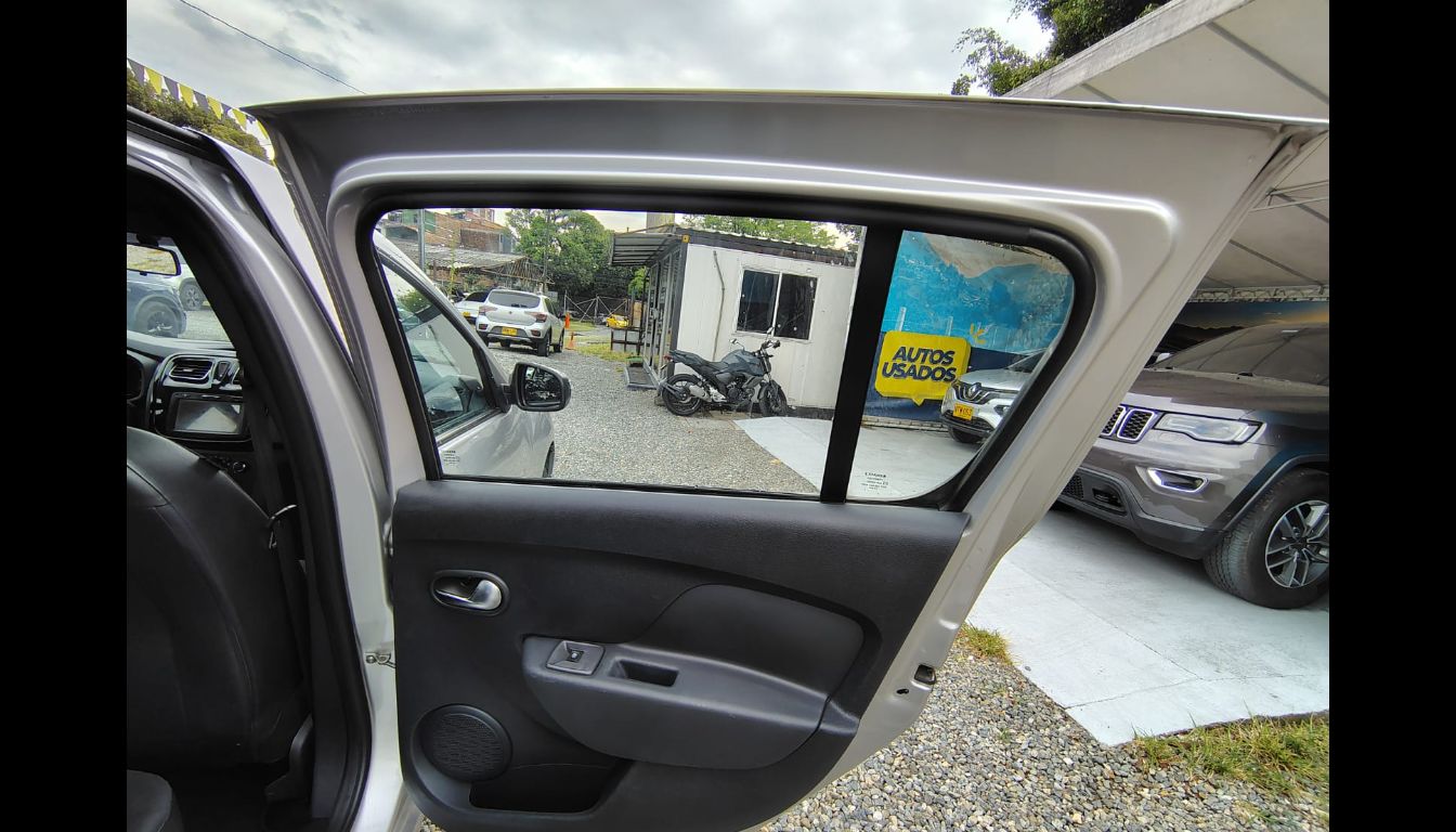 RENAULT SANDERO LIFE +