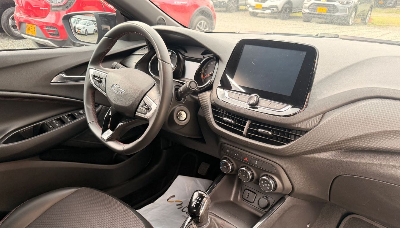 CHEVROLET ONIX RS MT