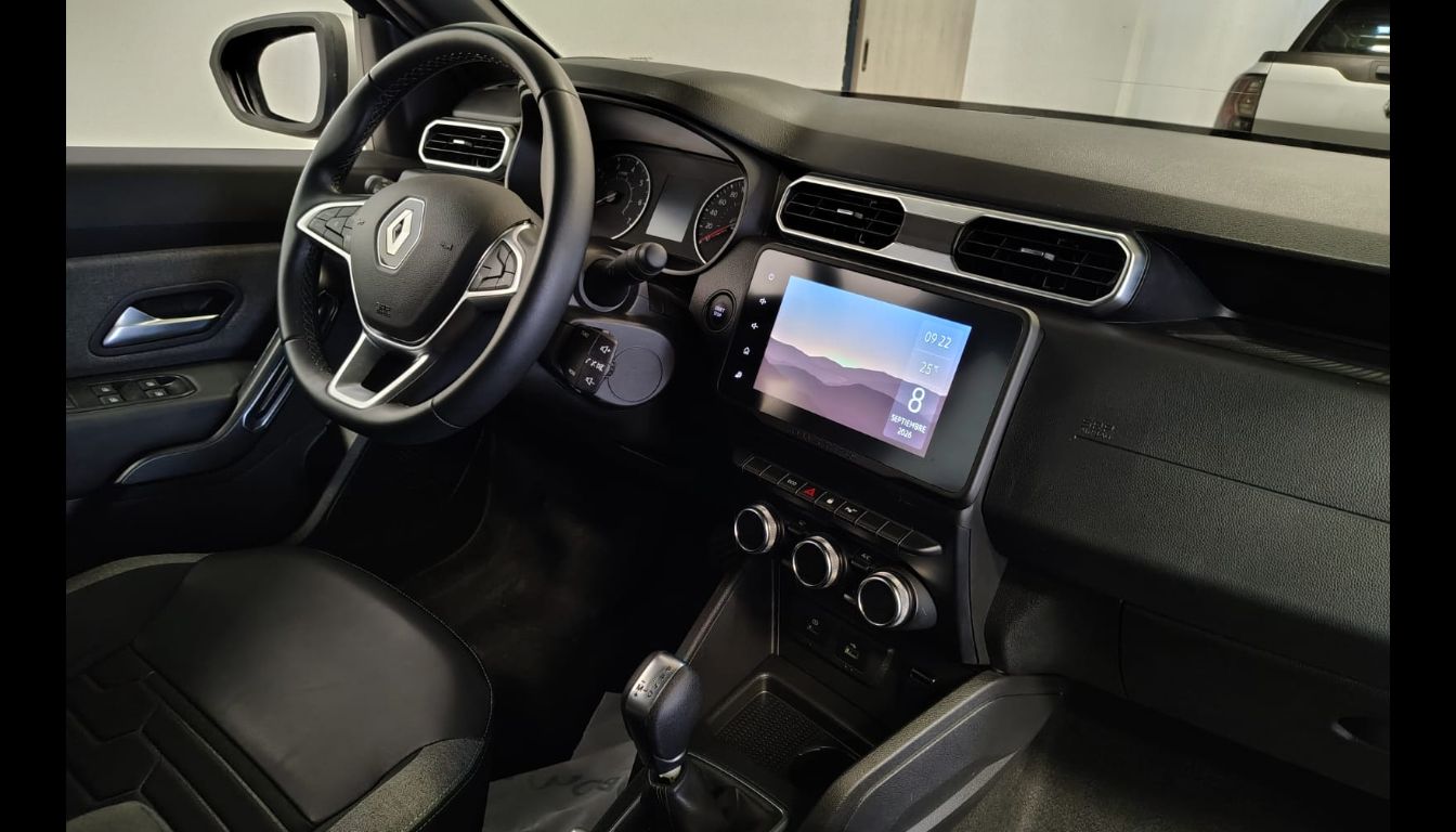 RENAULT DUSTER ICONIC CVT