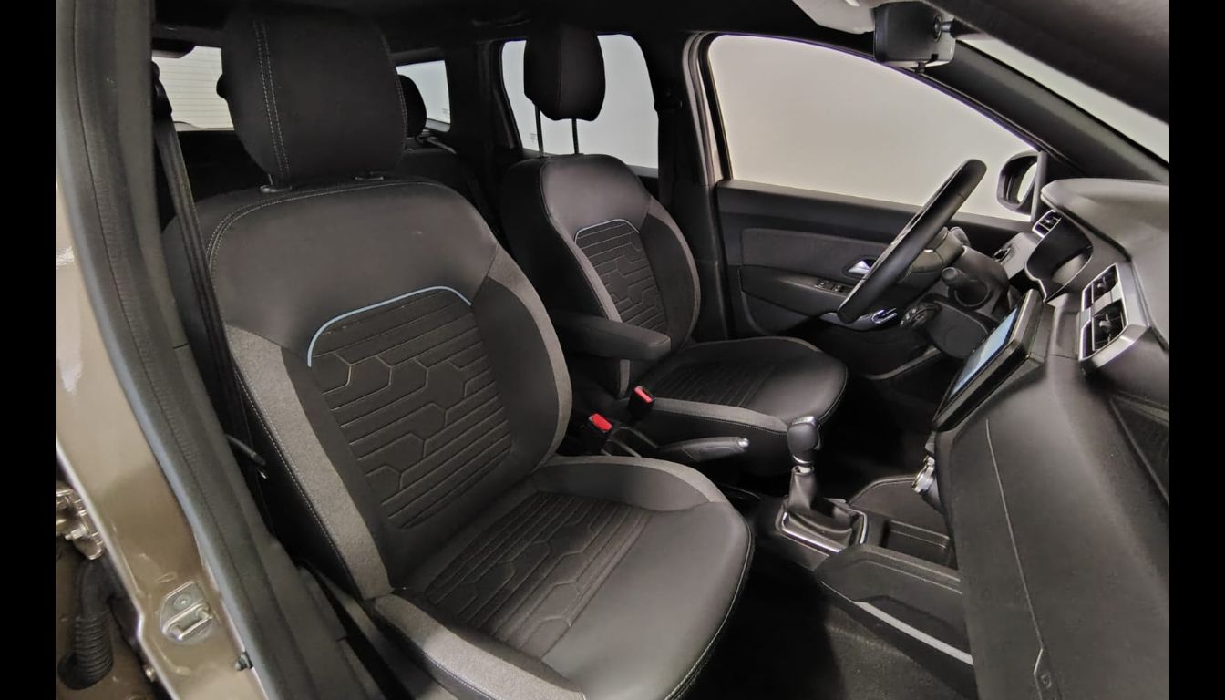 RENAULT DUSTER ICONIC CVT