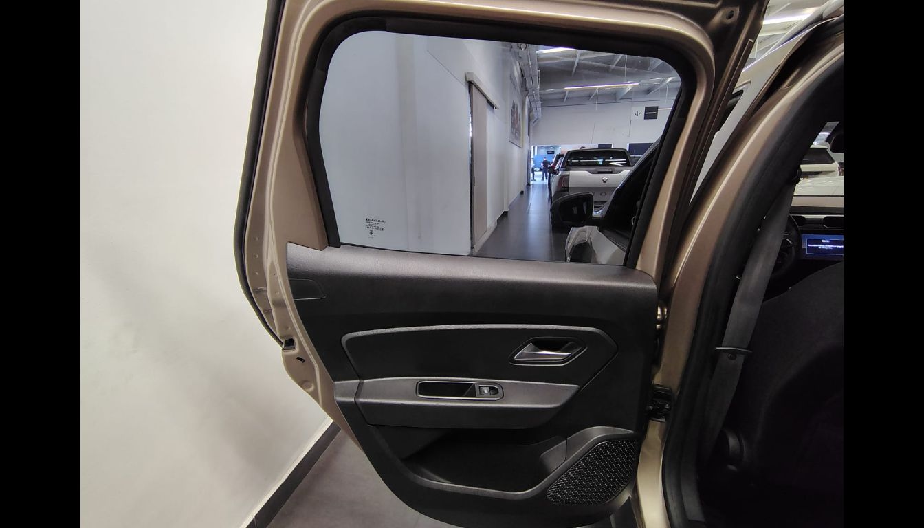 RENAULT DUSTER ICONIC CVT