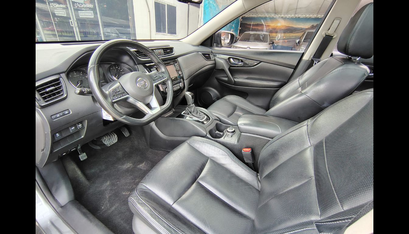 NISSAN X-TRAIL EXCLUSIVE 2.5L AT