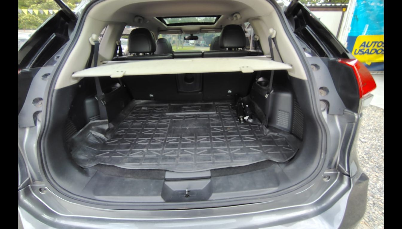 NISSAN X-TRAIL EXCLUSIVE 2.5L AT