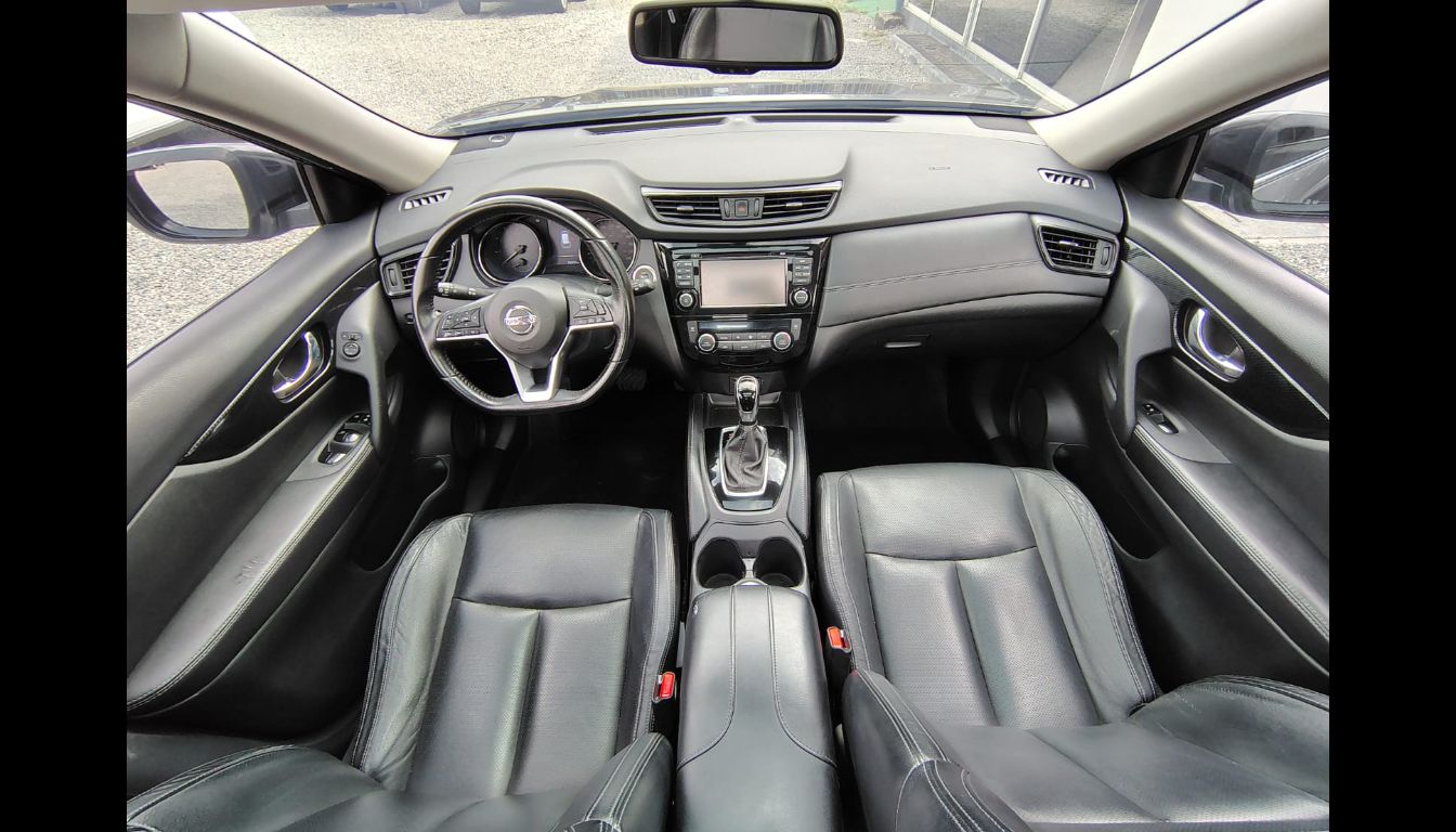 NISSAN X-TRAIL EXCLUSIVE 2.5L AT