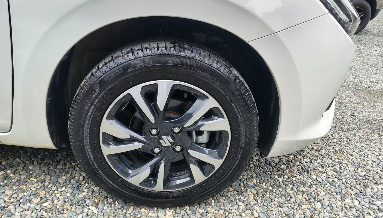 SUZUKI SWIFT GLX AT