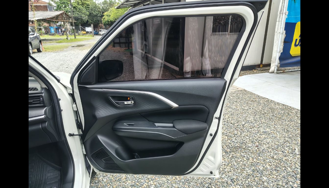 SUZUKI SWIFT GLX AT