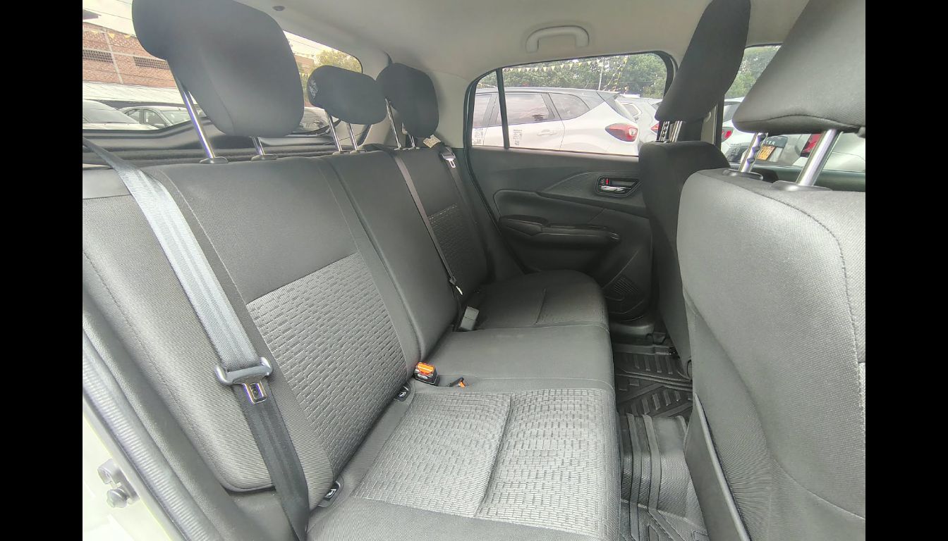 SUZUKI SWIFT GLX AT