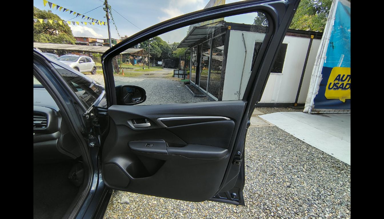 HONDA WR-V LX