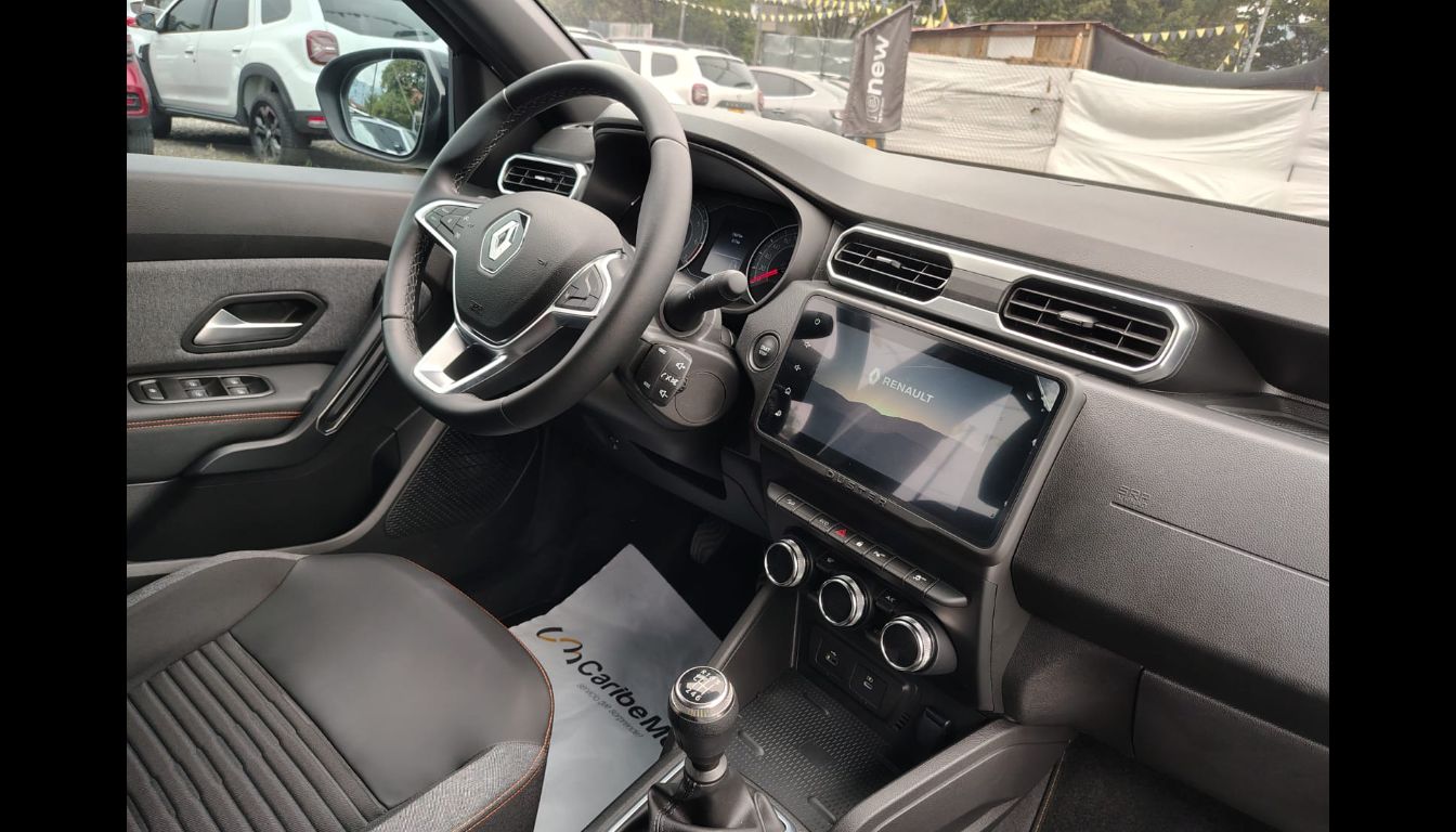 RENAULT DUSTER ICONIC 1.3T 4X4 MT