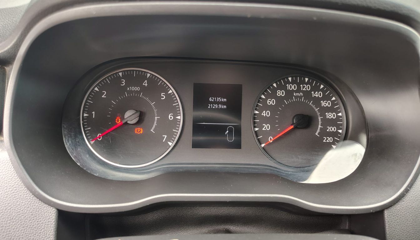 RENAULT DUSTER ZEN + TP