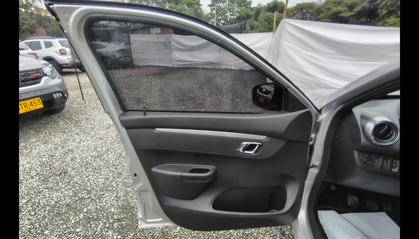 RENAULT KWID OUTSIDER COL