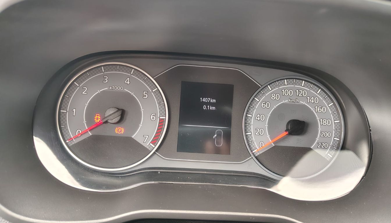 RENAULT DUSTER ICONIC 1.3T 4X4 MT
