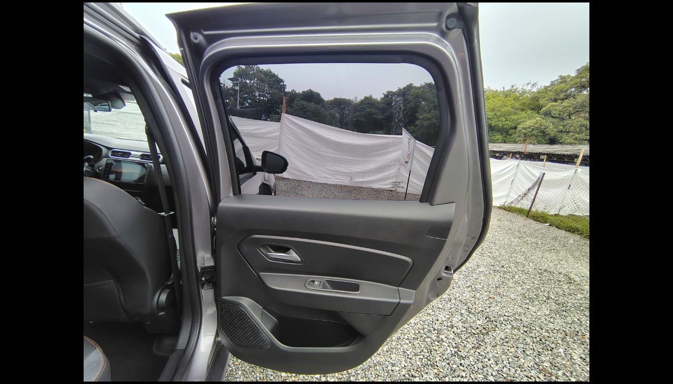 RENAULT DUSTER ICONIC 1.3T 4X4 MT