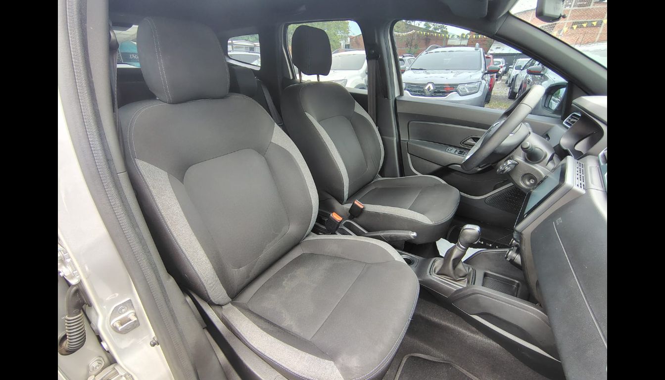 RENAULT DUSTER ZEN + TP