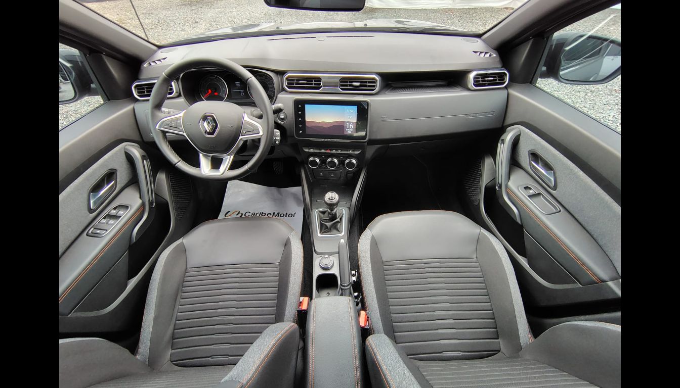 RENAULT DUSTER ICONIC 1.3T 4X4 MT