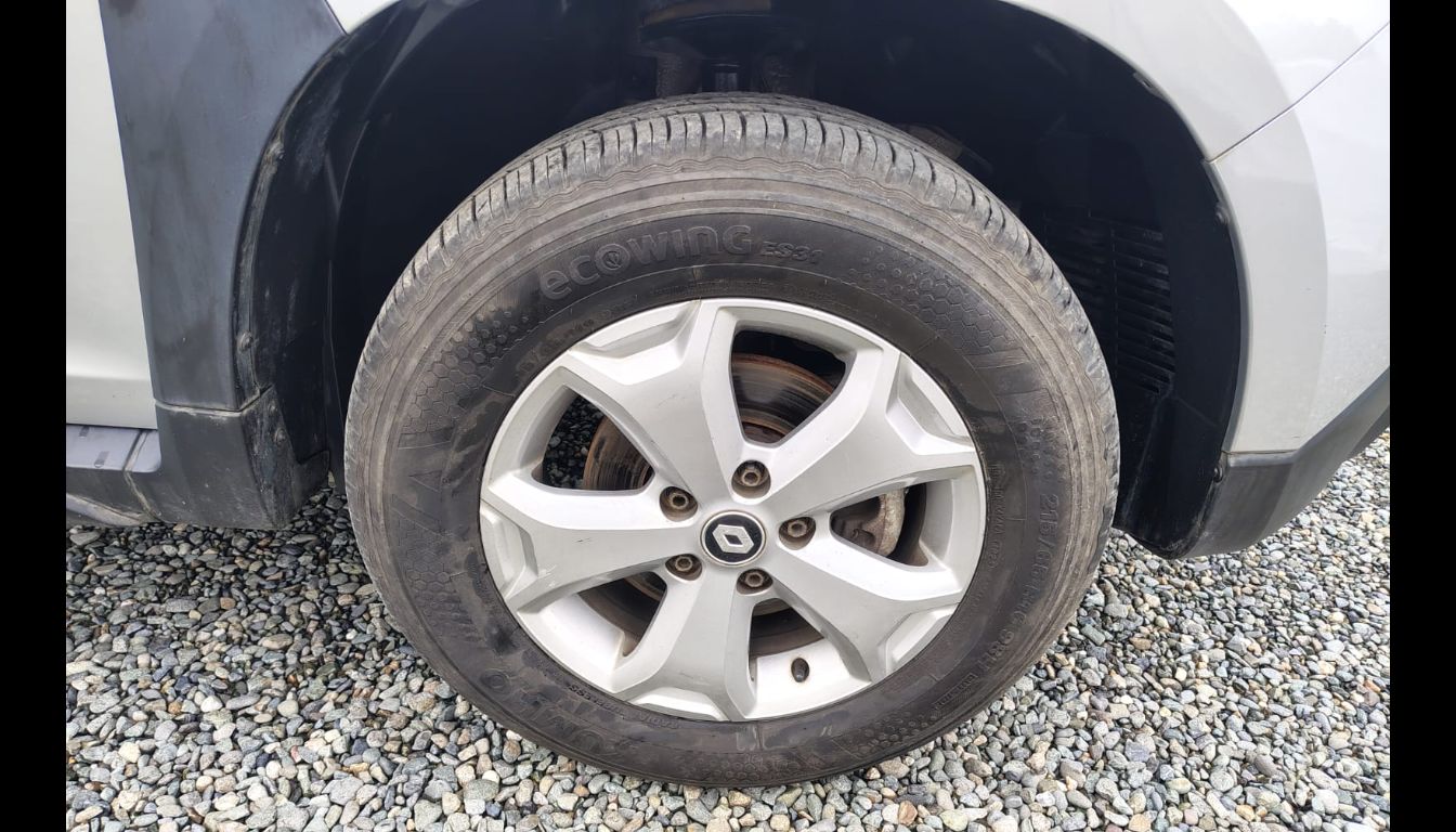 RENAULT DUSTER ZEN + TP