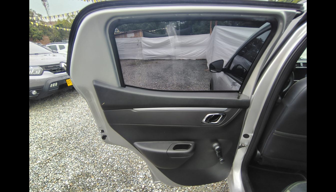 RENAULT KWID OUTSIDER COL