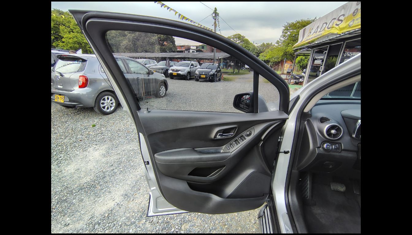 CHEVROLET TRACKER LT TP