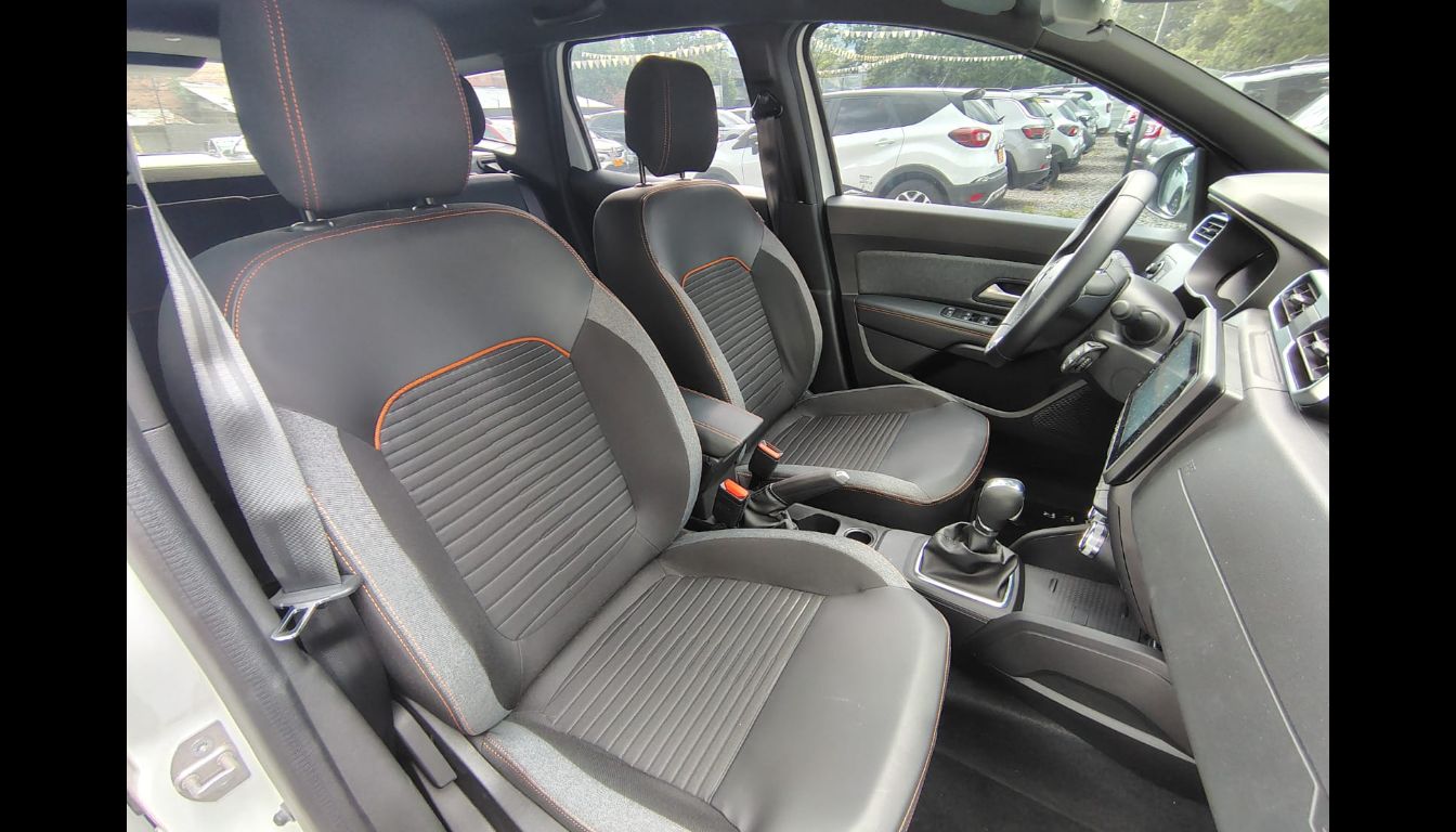 RENAULT DUSTER ICONIC 1.3T CVT
