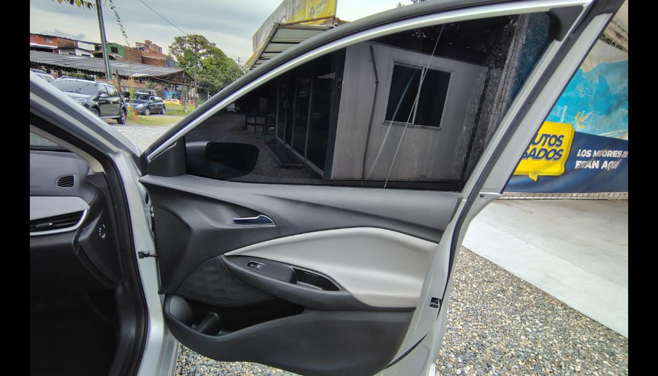 CHEVROLET ONIX PREMIER TP