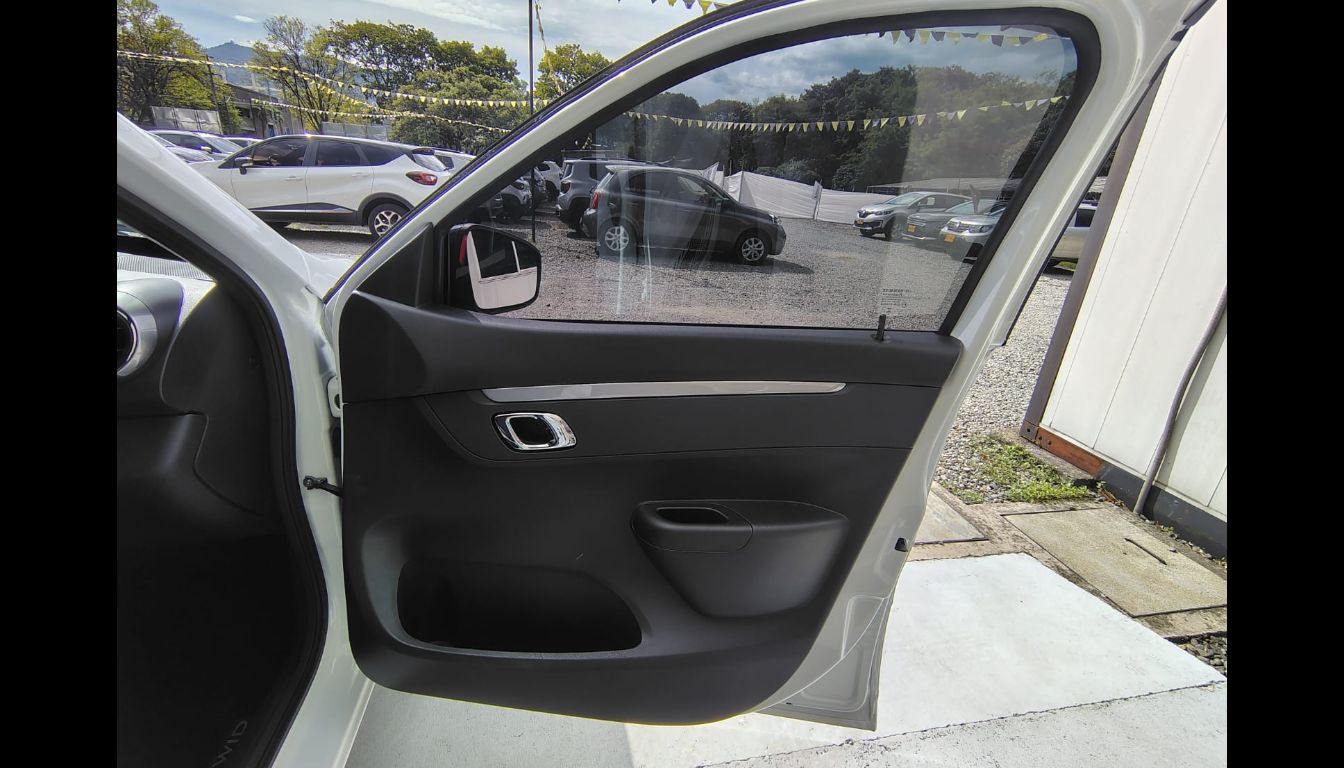 RENAULT KWID OUTSIDER COL