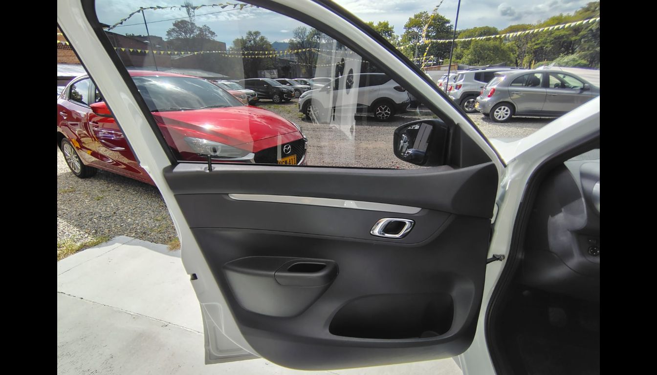 RENAULT KWID OUTSIDER COL