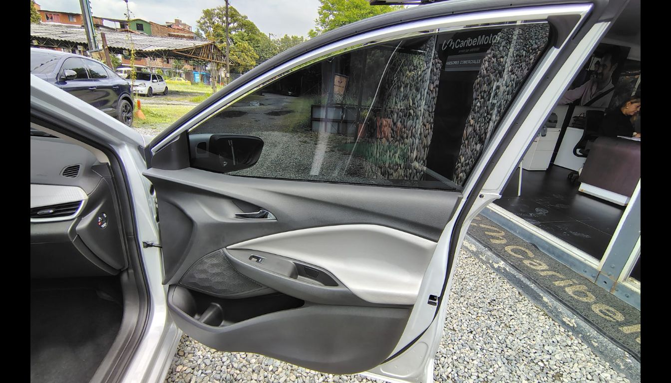 CHEVROLET ONIX PREMIER TP
