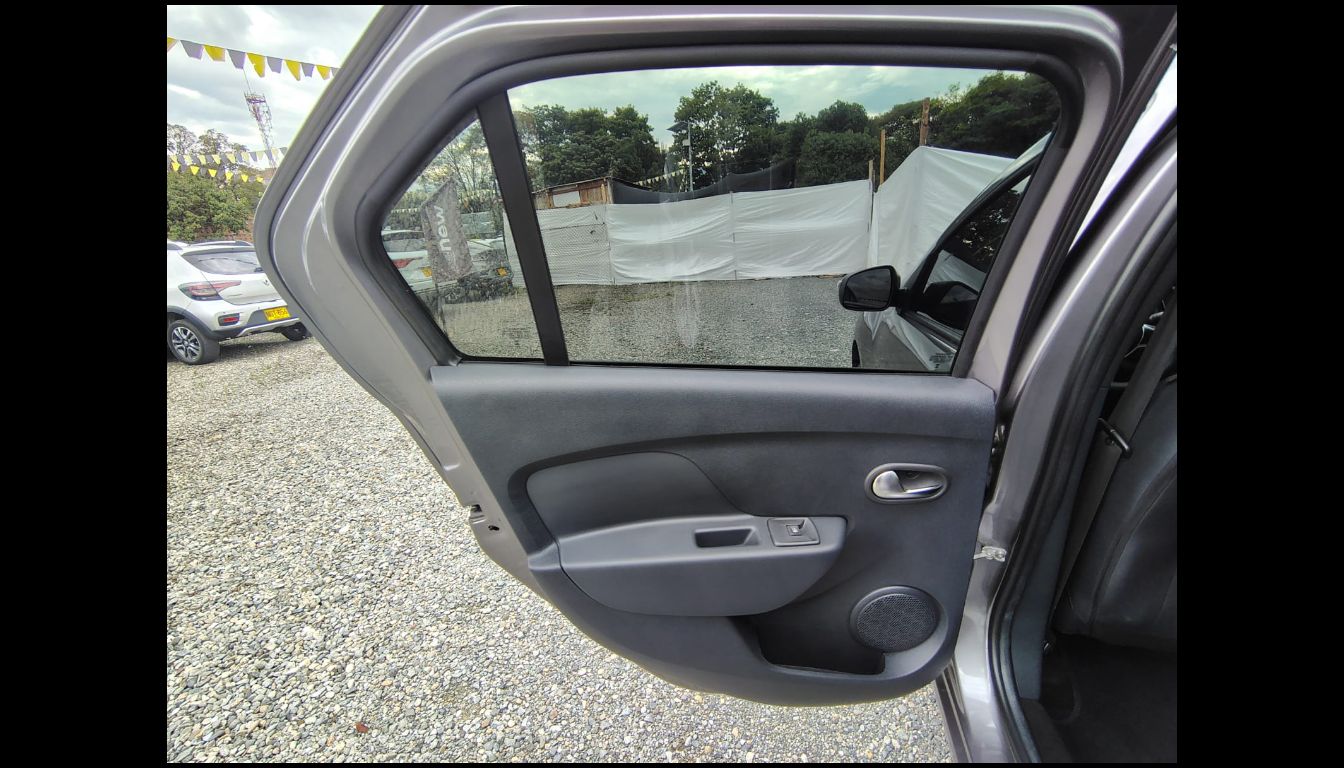 RENAULT LOGAN LIFE +