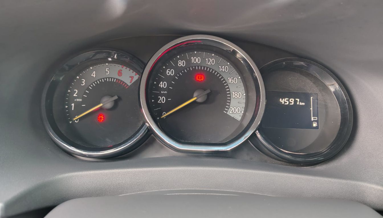 RENAULT LOGAN LIFE +