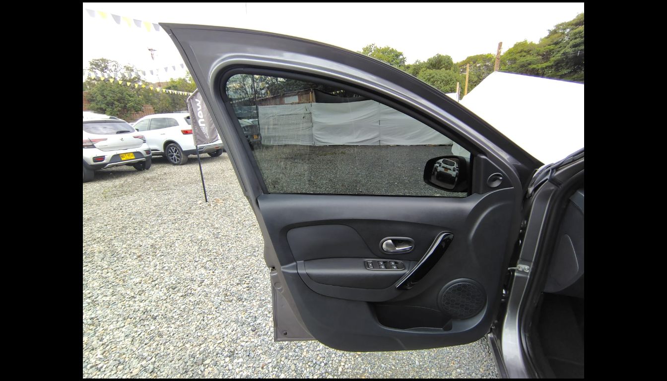 RENAULT LOGAN LIFE +
